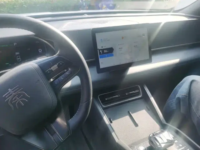 BYD Qin L — Фото автомобиля 8