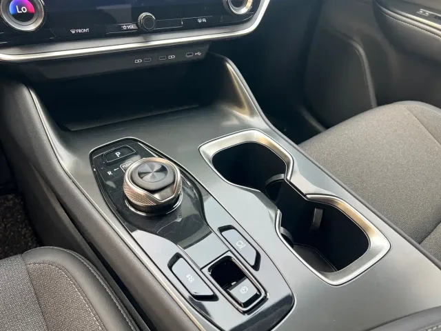Lexus RZ — Фото автомобиля 10