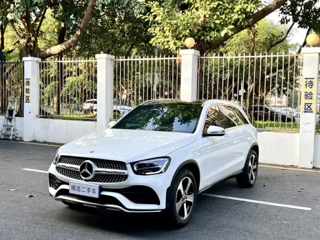 Фотография автомобиля — Mercedes-Benz GLC-Class