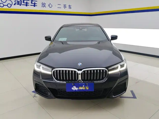 BMW 5 Series — Фото автомобиля 2