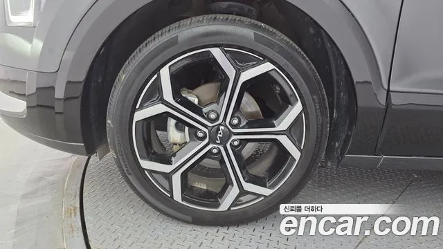 Kia Niro The All New Niro Signature — Фото автомобиля 5
