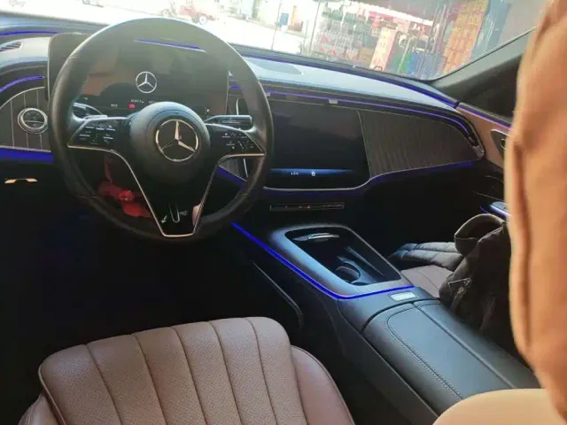 Mercedes-Benz E-Class — Фото автомобиля 6
