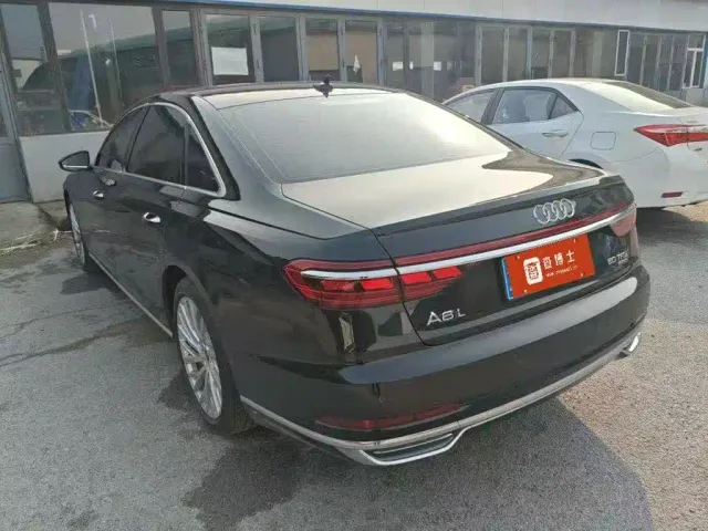 Audi A8 — Фото автомобиля 7