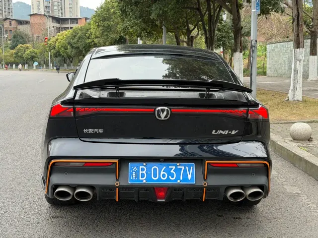 Changan UNI-V — Фото автомобиля 4