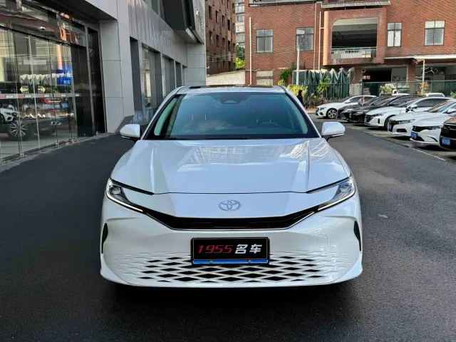 Toyota Camry — Фото автомобиля 2