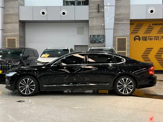 Volvo S90 — Фото автомобиля 2