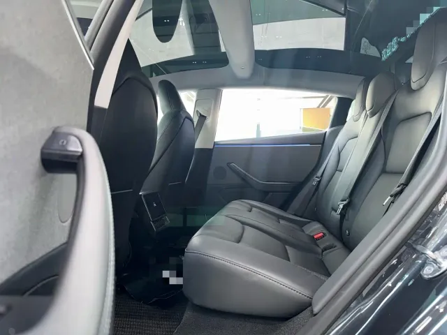 Tesla Model 3 — Фото автомобиля 7