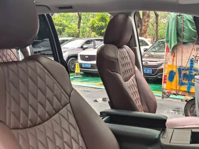 Toyota Sienna — Фото автомобиля 17