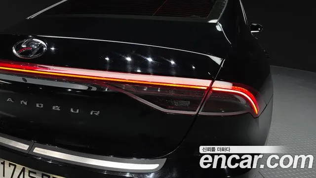 Hyundai Grandeur New — Фото автомобиля 8