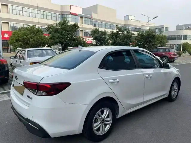 Kia Forte — Фото автомобиля 6