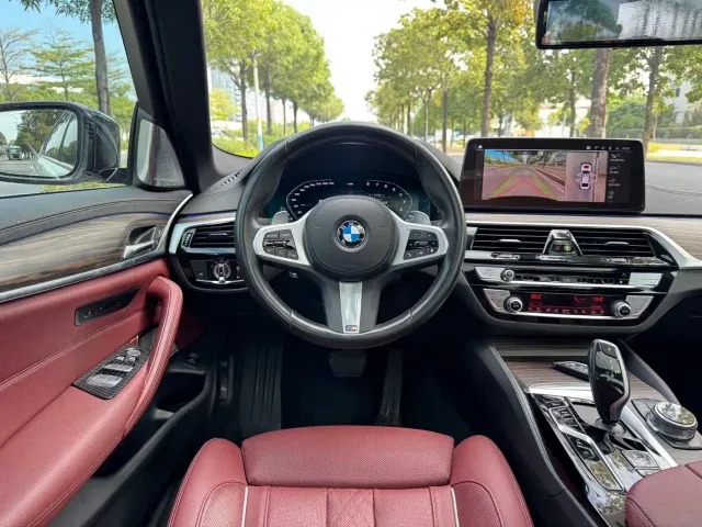 BMW 5 Series — Фото автомобиля 9