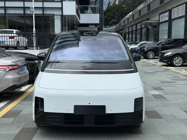 Li Auto MEGA — Фото автомобиля 2