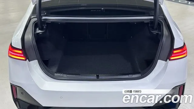 BMW 5 Series G60 — Фото автомобиля 20