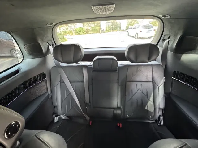 ZEEKR Zeekr 009 2024 7-Seat Aisle AWD Version 108kWh — Фото автомобиля 11