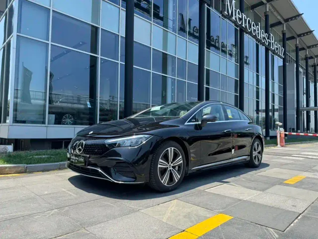Фотография автомобиля — Mercedes-Benz EQE