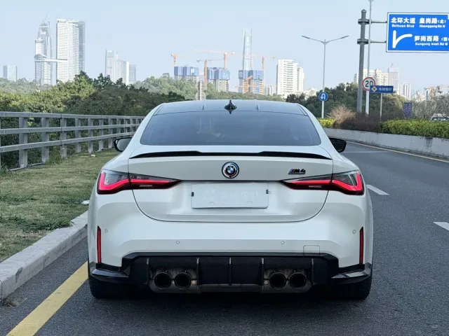 BMW M4 — Фото автомобиля 4