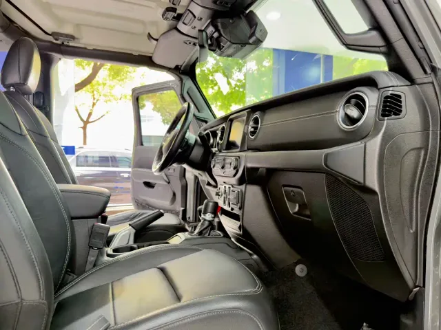Jeep Wrangler 4xe — Фото автомобиля 12