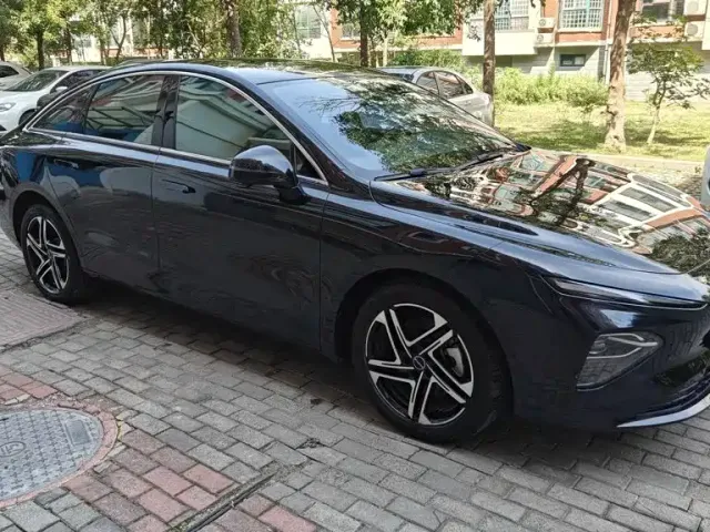 Roewe D7 — Фото автомобиля 14