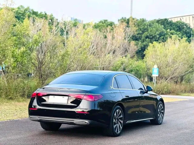 Mercedes-Benz E-Class — Фото автомобиля 7