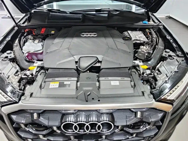 Audi Q7 — Фото автомобиля 8