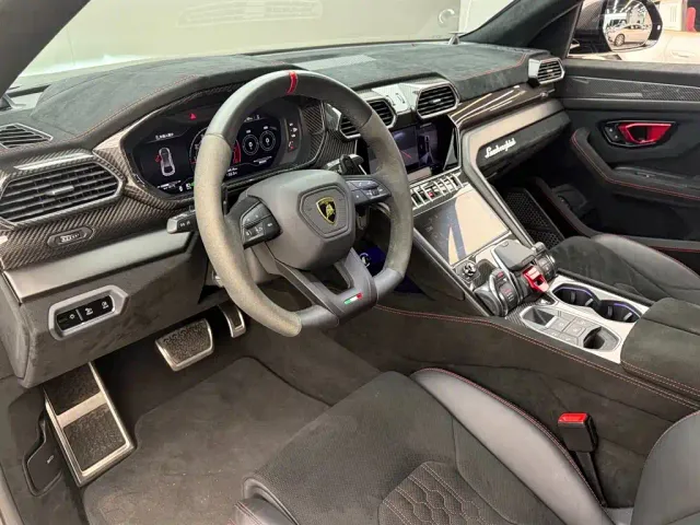 Lamborghini Urus — Фото автомобиля 4