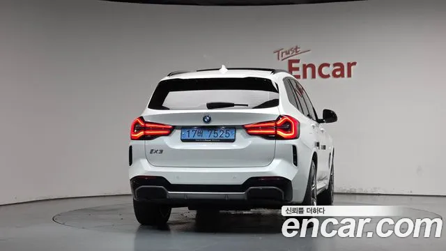 BMW iX3 G08 (2020–2024) — Фото автомобиля 3