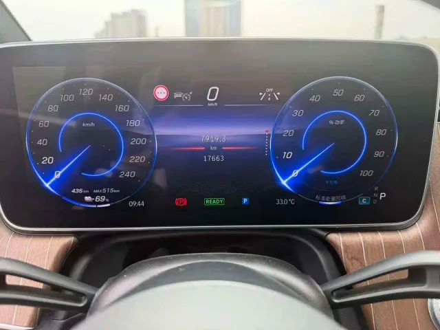 Mercedes-Benz EQE SUV — Фото автомобиля 9