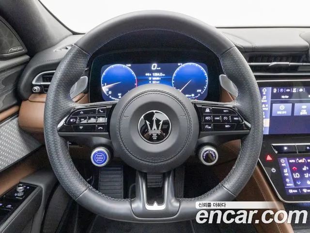 Maserati Grecale — Фото автомобиля 13