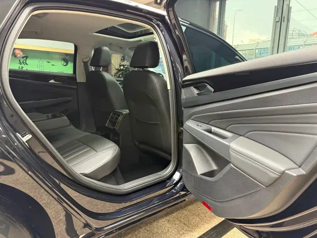 Volkswagen Passat — Фото автомобиля 19