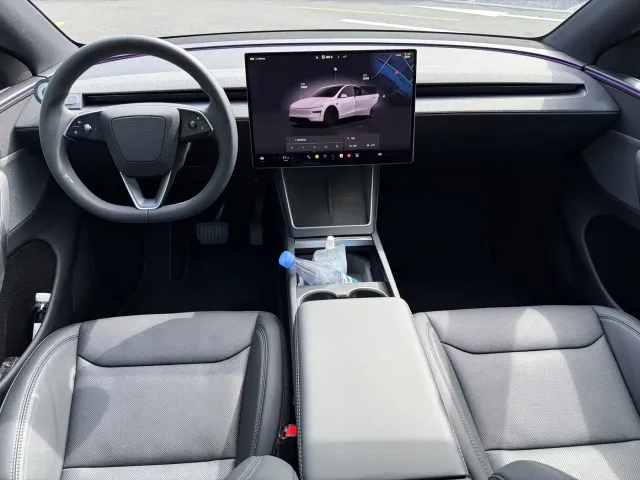 Tesla Model Y — Фото автомобиля 5