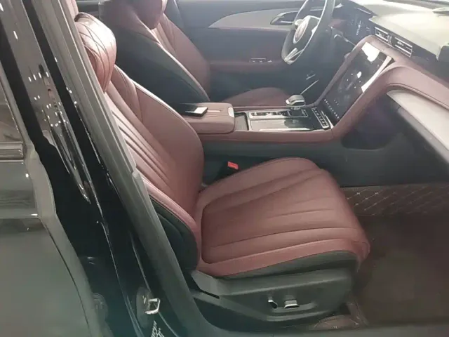 Hongqi H5 — Фото автомобиля 24