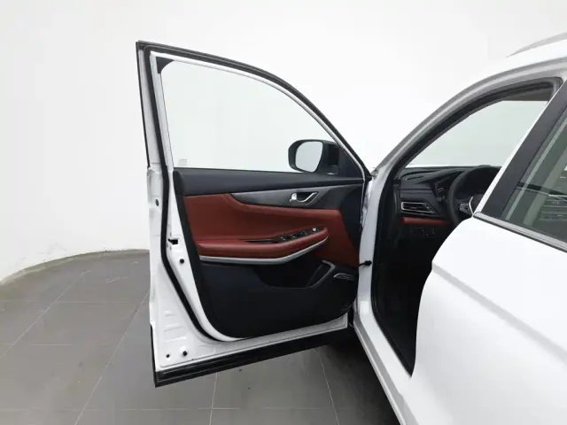 Changan CS75 — Фото автомобиля 8