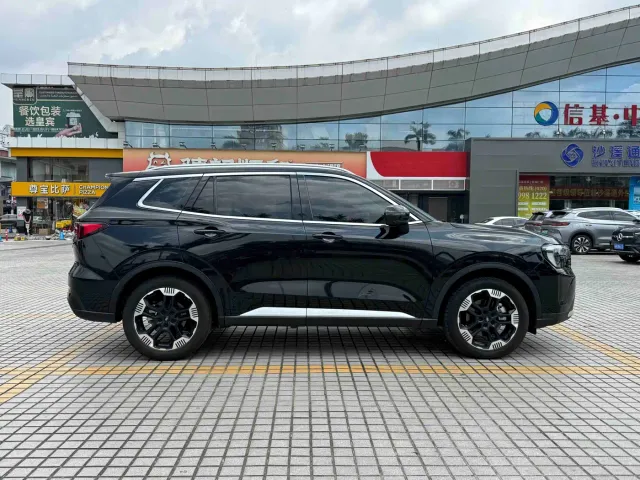 Ford Lingrui — Фото автомобиля 4