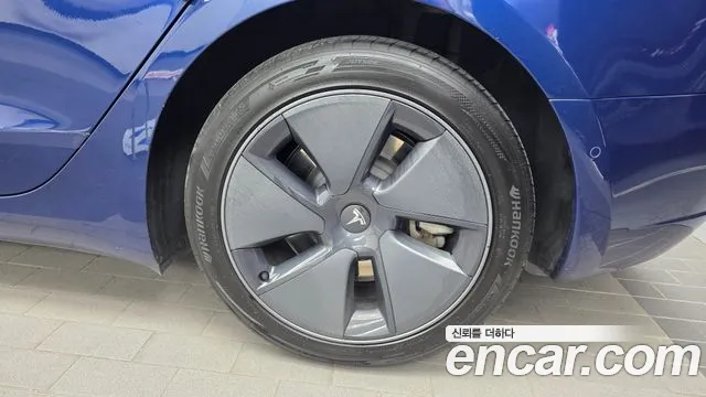 Tesla Model 3 — Фото автомобиля 6