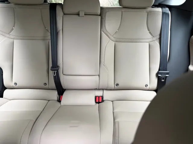Volvo XC70 Plug-in Hybrid — Фото автомобиля 12
