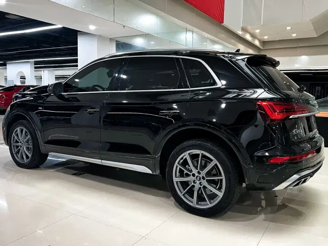 Audi Q5L — Фото автомобиля 5