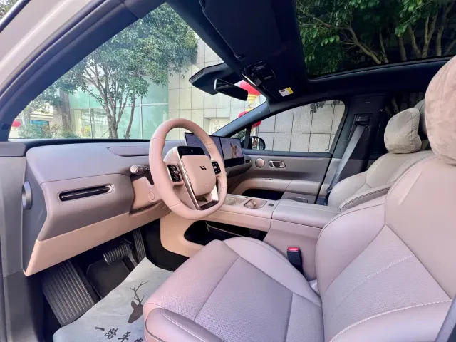 Li Auto i6 — Фото автомобиля 9