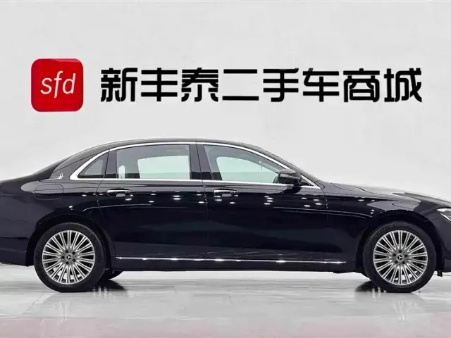 Mercedes-Benz E-Class — Фото автомобиля 2