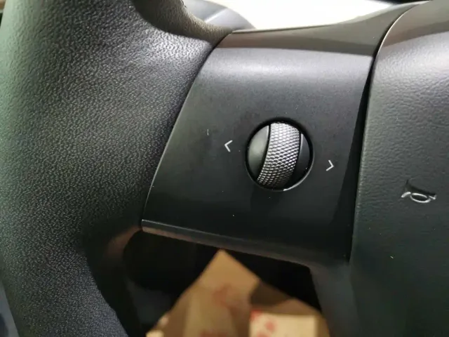Tesla Model Y — Фото автомобиля 12