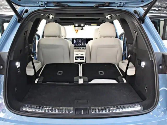 Li Auto L8 — Фото автомобиля 13