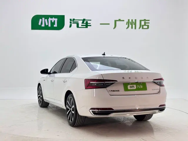 Skoda Superb — Фото автомобиля 3