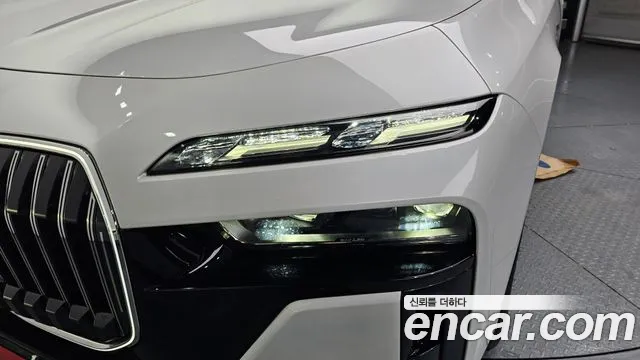 BMW 7-Series — Фото автомобиля 22