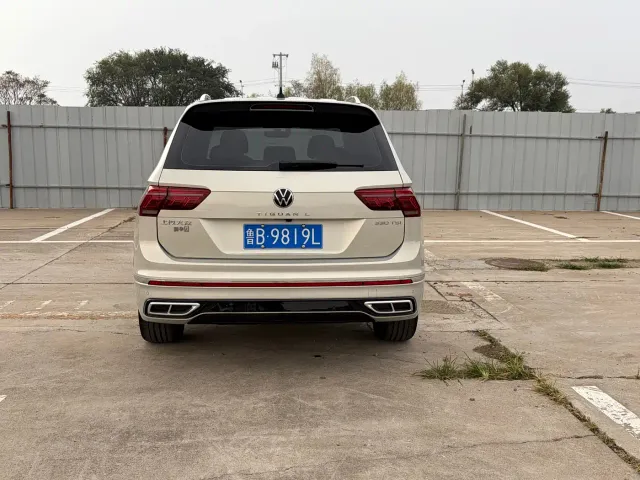 Volkswagen Tiguan L 2022 330TSI Auto 2WD R-Line Premium Edition — Фото автомобиля 13