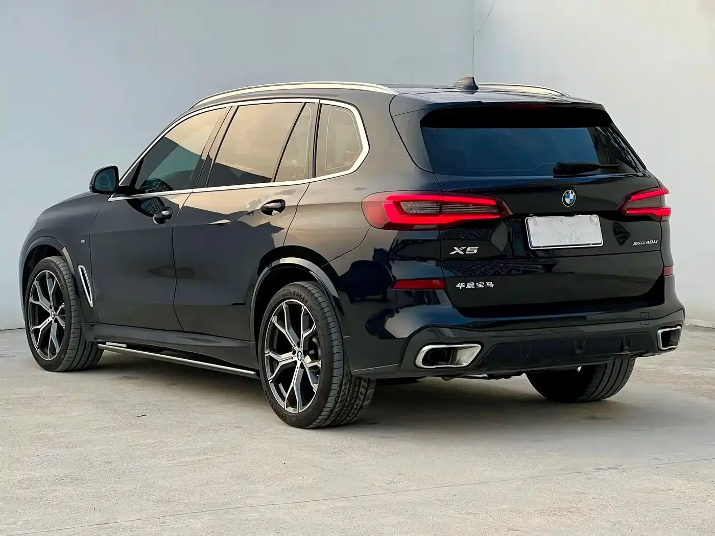 BMW BMW X5 2022 Facelift xDrive 40Li M Sport Package — Фото автомобиля 11