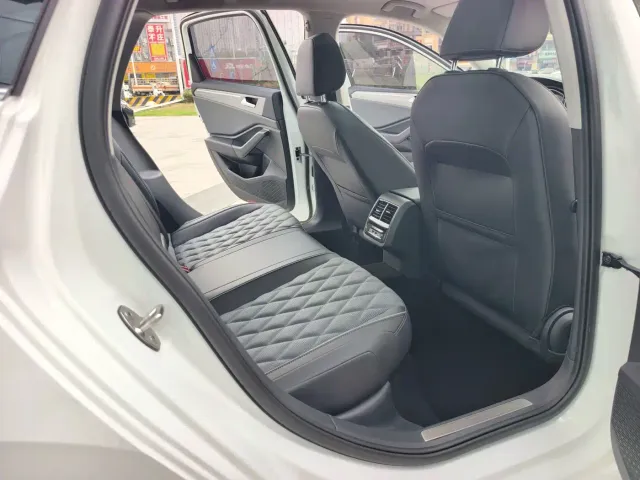 Volkswagen Sagitar — Фото автомобиля 12