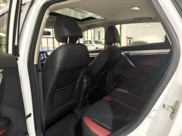 Geely Binyue — Фото автомобиля 10