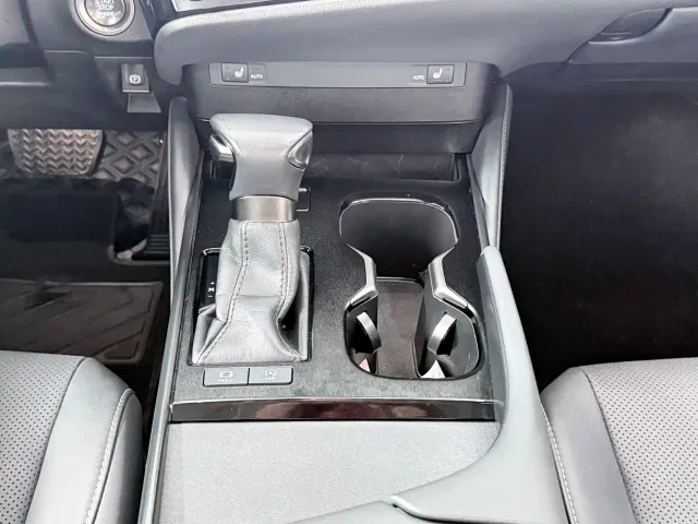 Lexus ES — Фото автомобиля 15