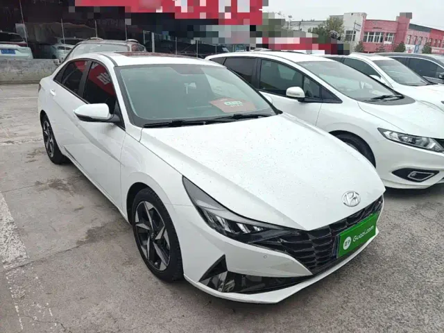 Hyundai Elantra — Фото автомобиля 3