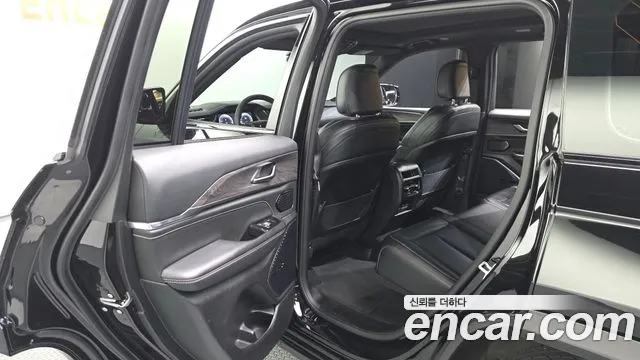 Jeep Cherokee Grand Cherokee(WL) 3.6 Overland — Фото автомобиля 21