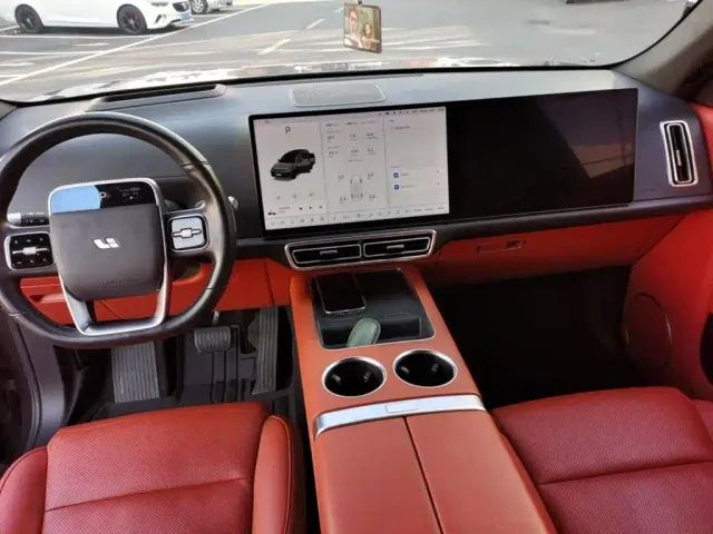 Li Auto L7 — Фото автомобиля 9